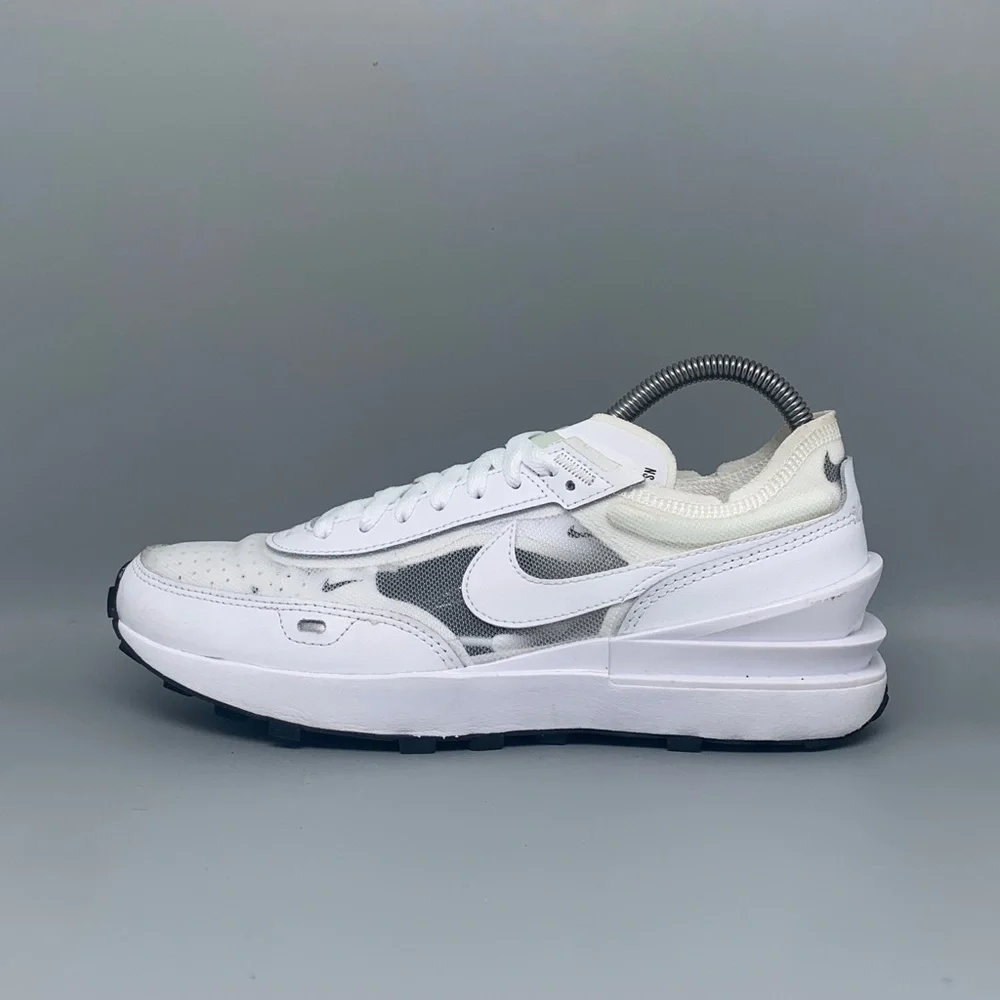 Nike Waffle One White Running Shoes DC2533‑103 Women’s Sz‎ 9